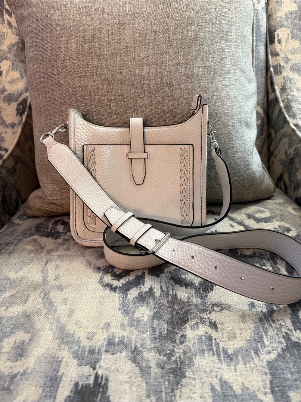Rebecca Minkoff Pebbled Leather Crossbody in Light gray/white